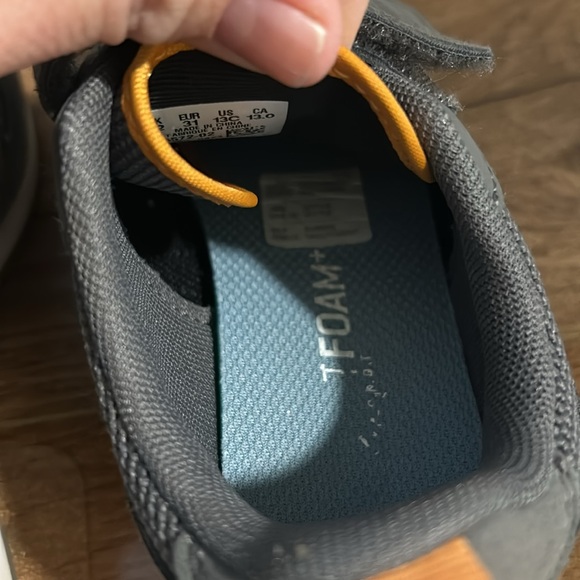 Kids puma sneakers size 13 C - used but decent condition - Picture 5 of 6